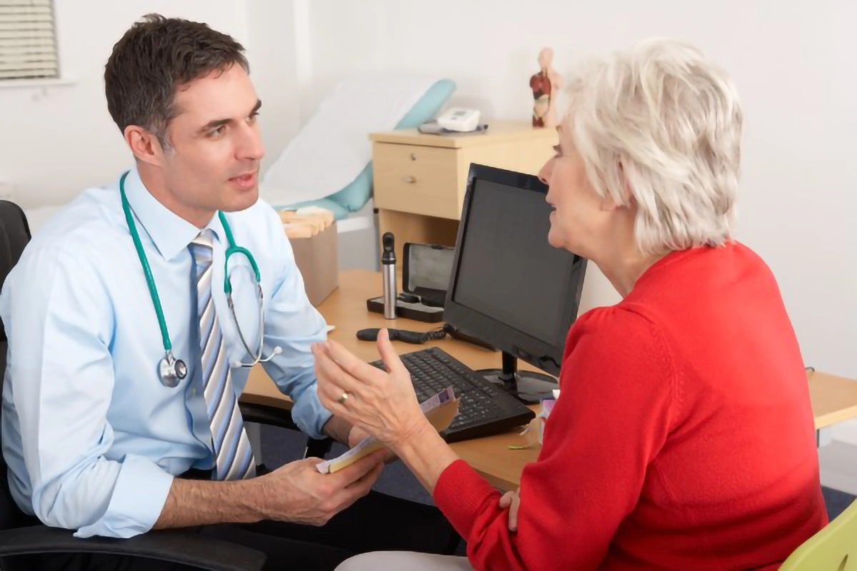 nhs-doctor-dec2021